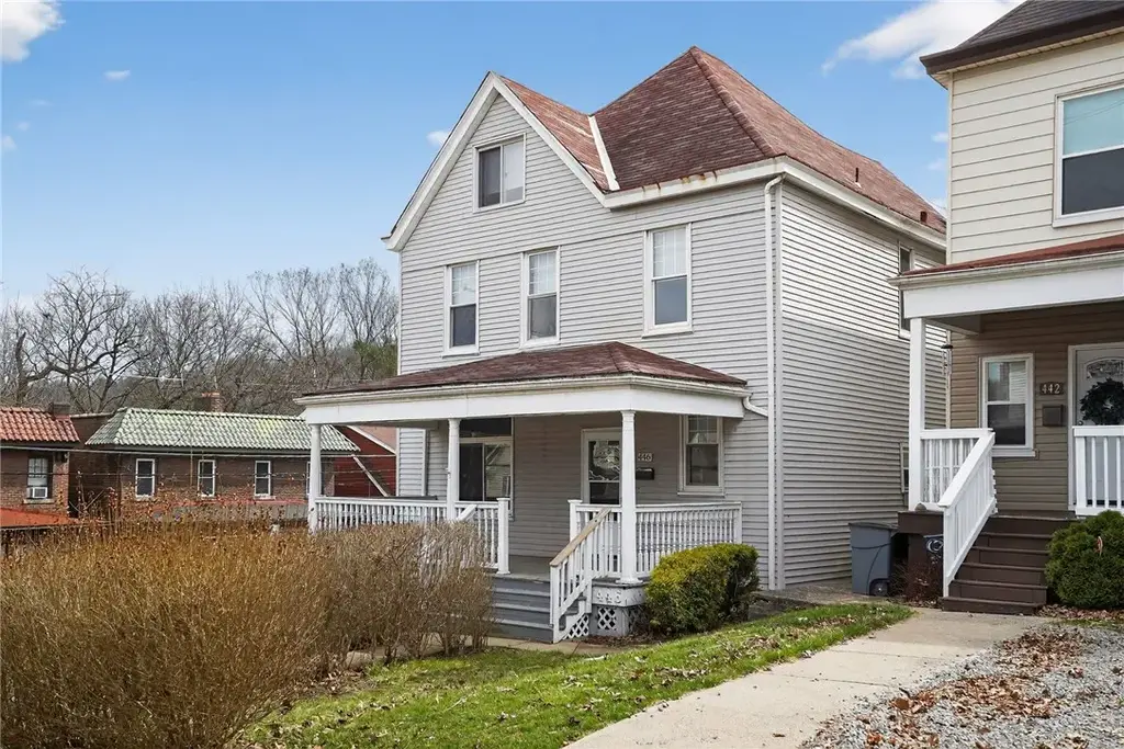 446 School Street , Avalon