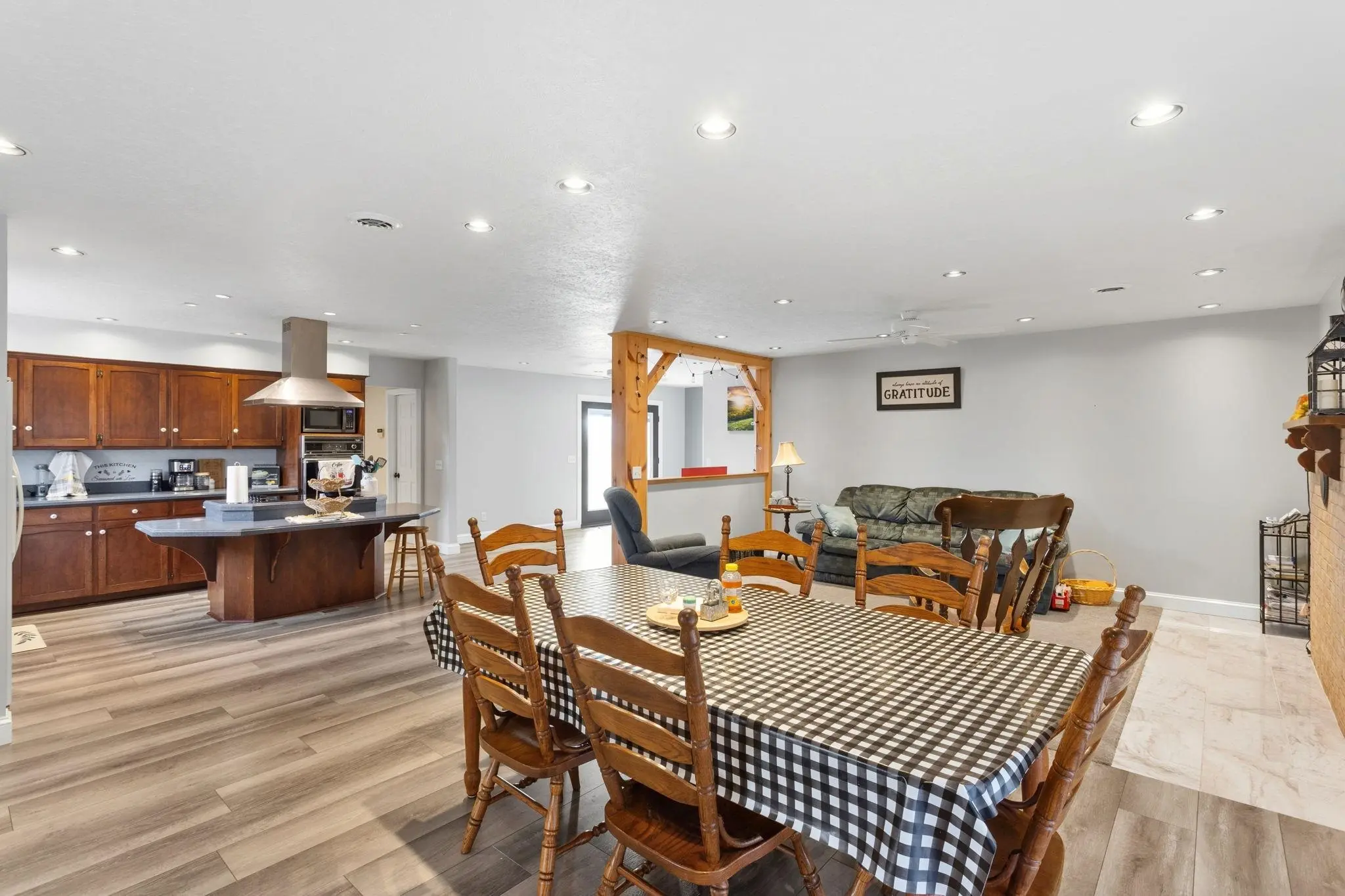 5260 Timber Ridge Rd E, Mount Crawford Property Listing: MLS® #675023
