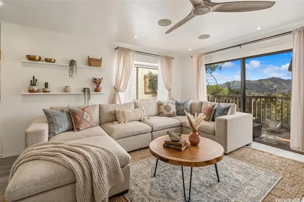 46-033 Aliianela Place # 1911, Kaneohe