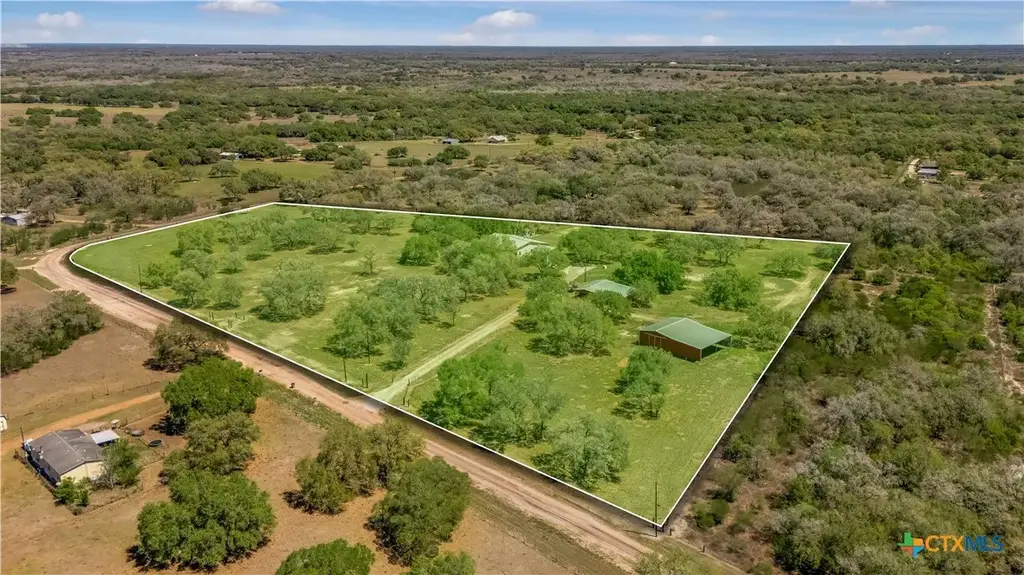 242 Wheeler Lane, Goliad