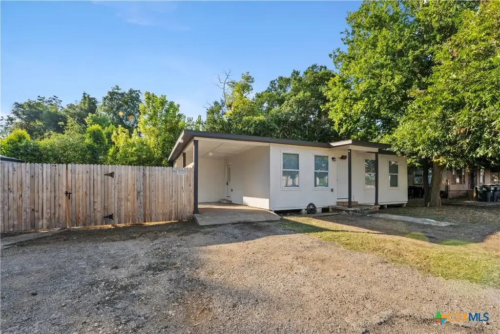 112 Linda Drive, San Marcos