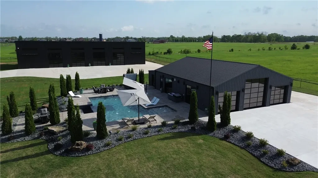11390 Walters Road, Bentonville