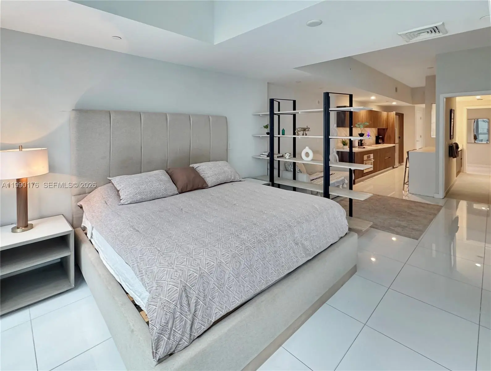 Photo of Listing #A11990176