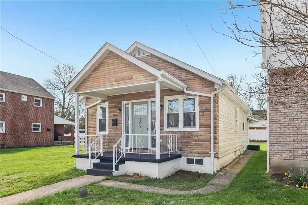 209 Acme Avenue , Harmar
