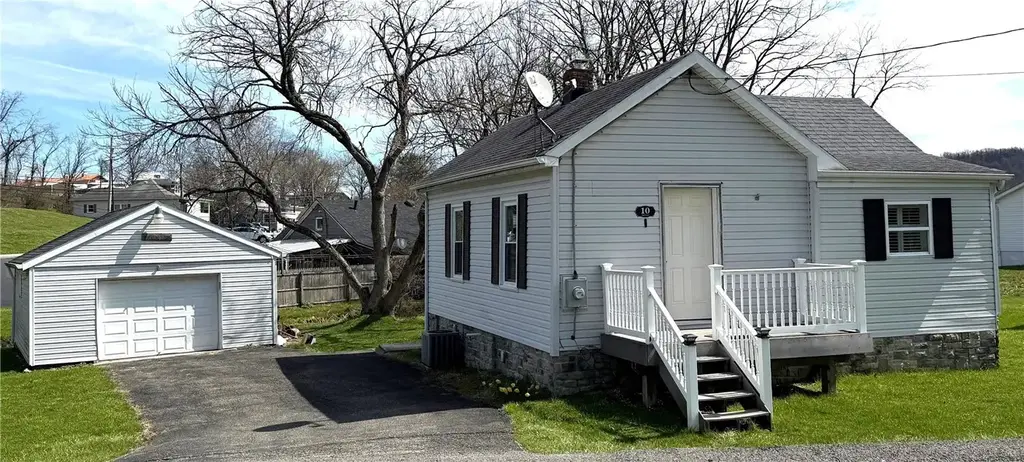 10 Elm Street, Chartiers