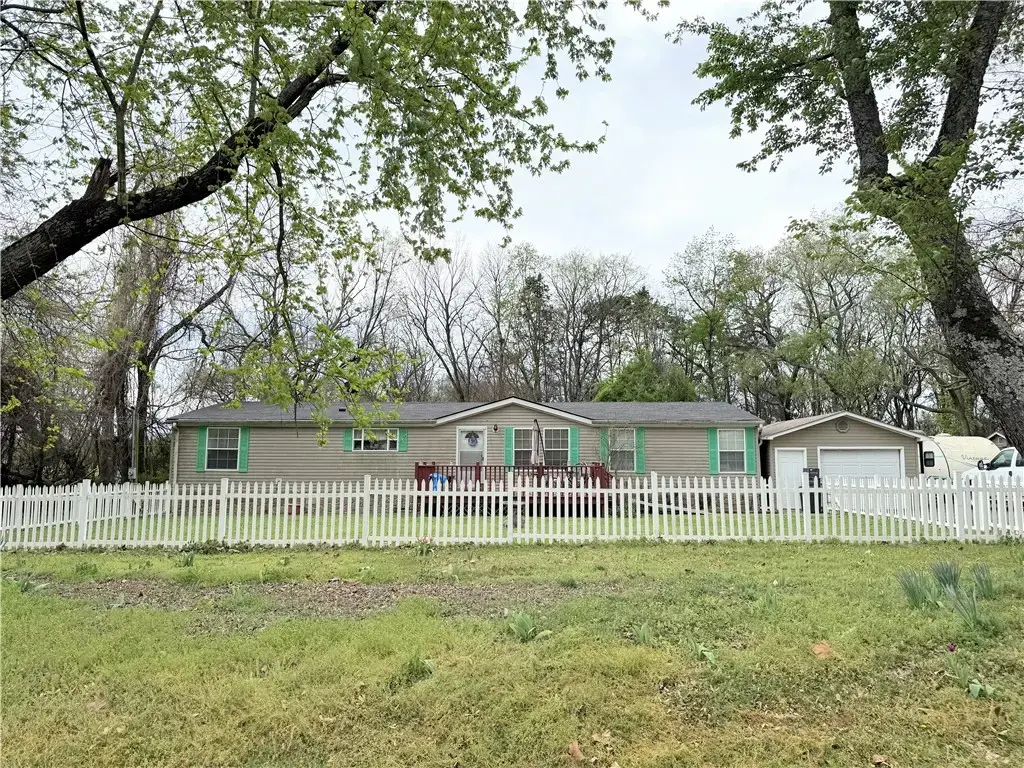 826 Cabin Creek Road, Lamar