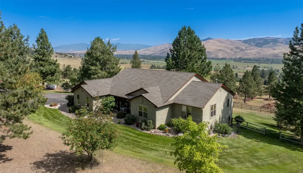 15940 Highland Drive, Florence