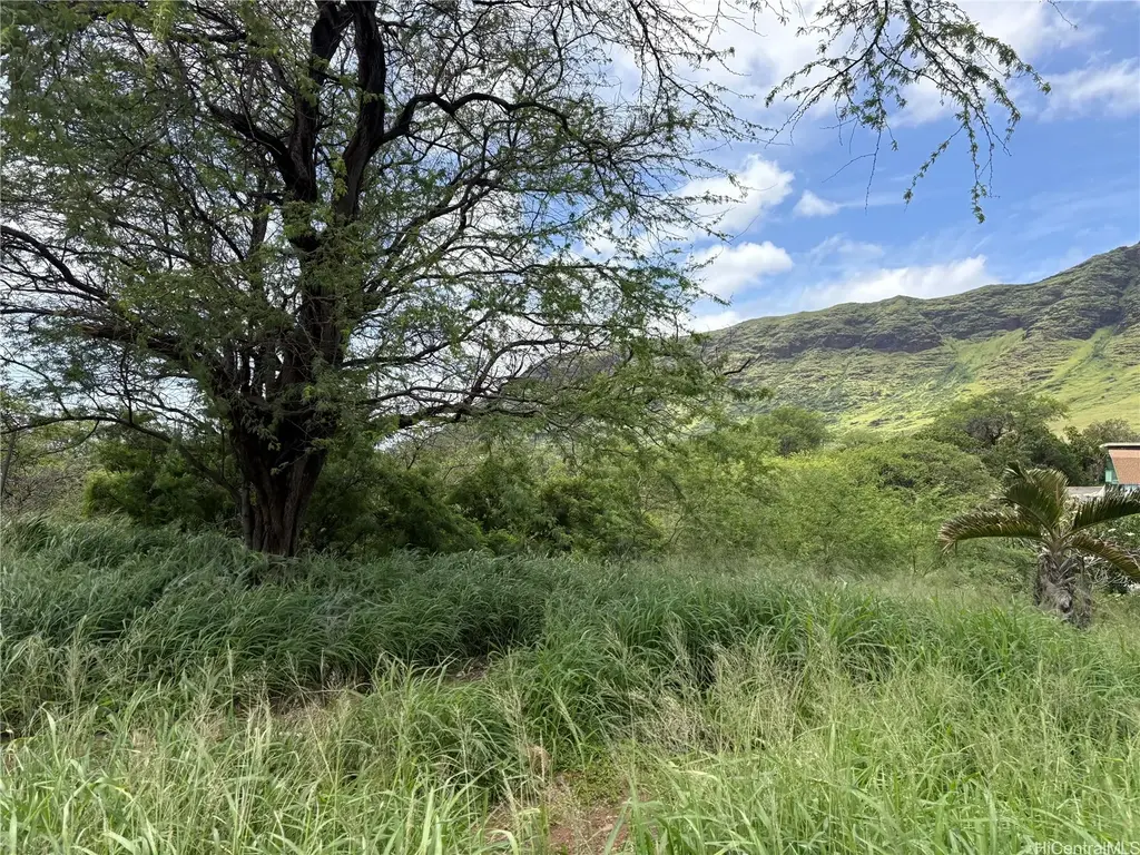 Waianae Valley Road, Waianae