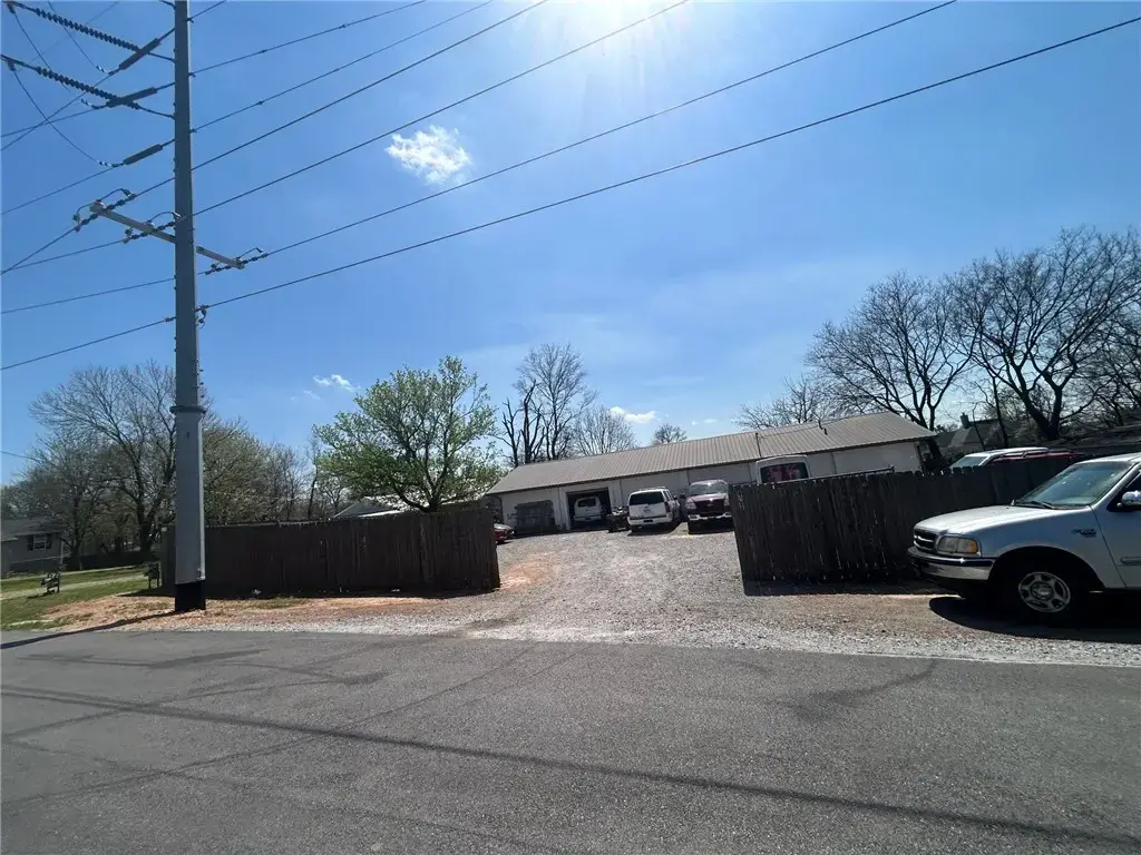 401 Akron Street, Gravette