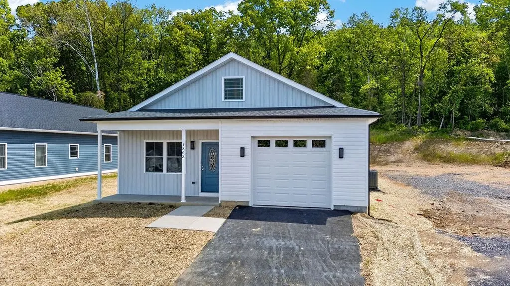 1303 East Main St, Waynesboro
