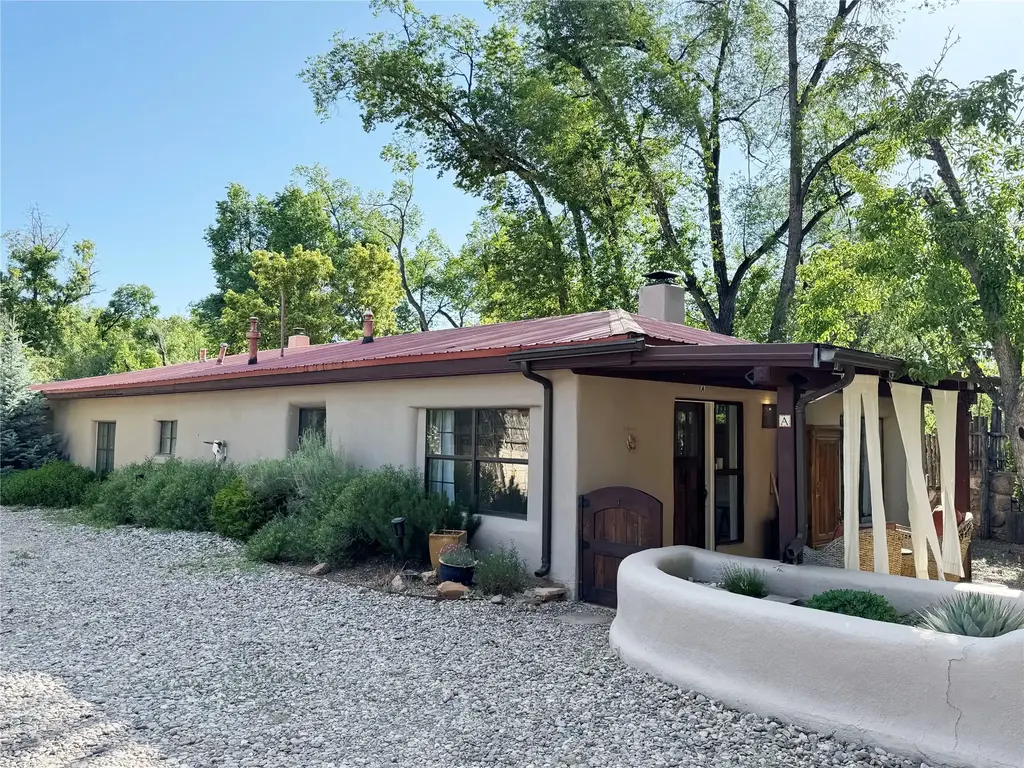 1402 Bishops Lodge Road # A, Santa Fe
