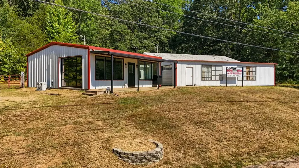 10425 Highway 71, Mountainburg