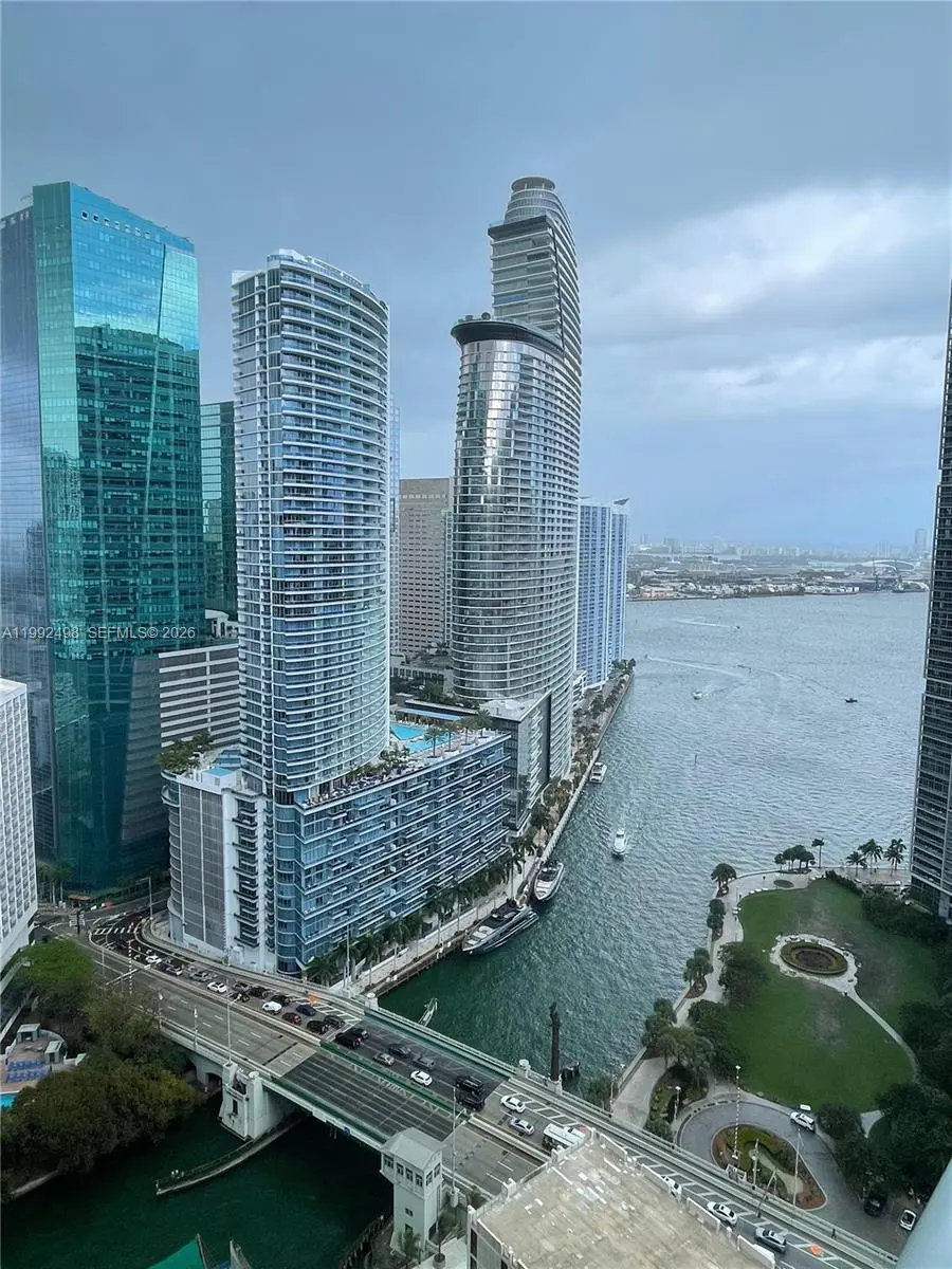 4 of 30 - 77 Se 5th Street #2204, Miami, FL