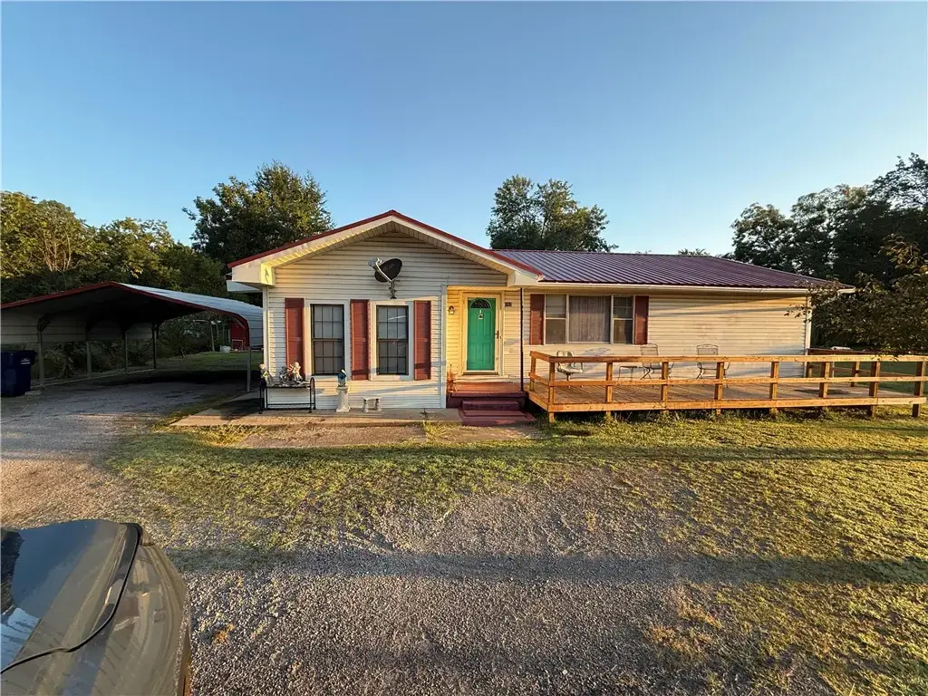 702 W Main Street, Atkins