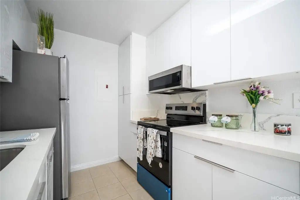 625 Mananai Place # 24a, Honolulu