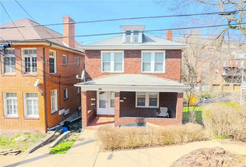 121 Sumner Avenue , Forest Hills Boro