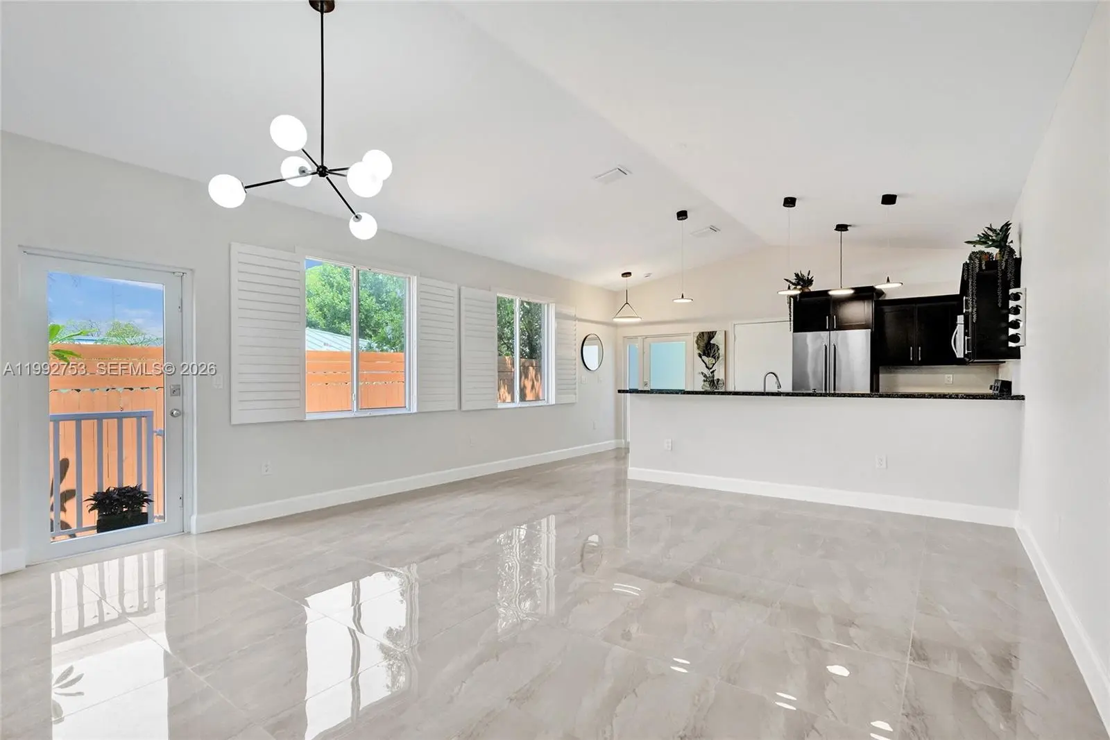 Photo of Listing #A11992753