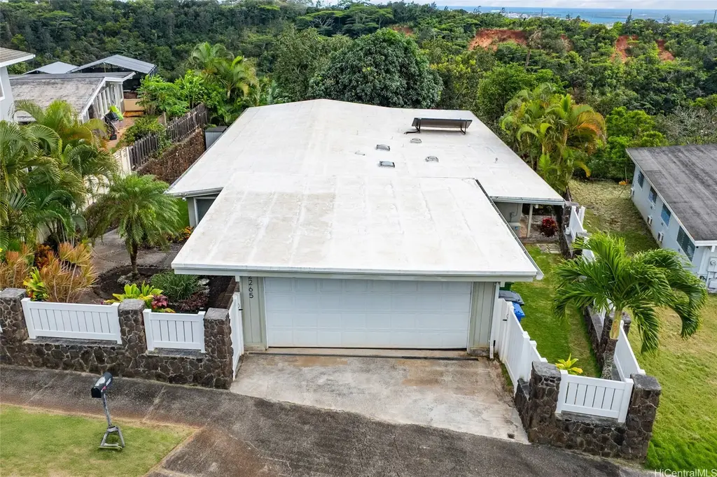 2265 Amokemoke Street, Pearl City