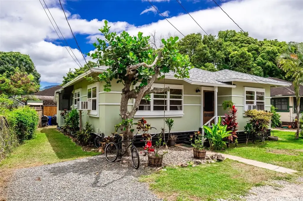 66-219 Kamehameha Highway # B, Haleiwa