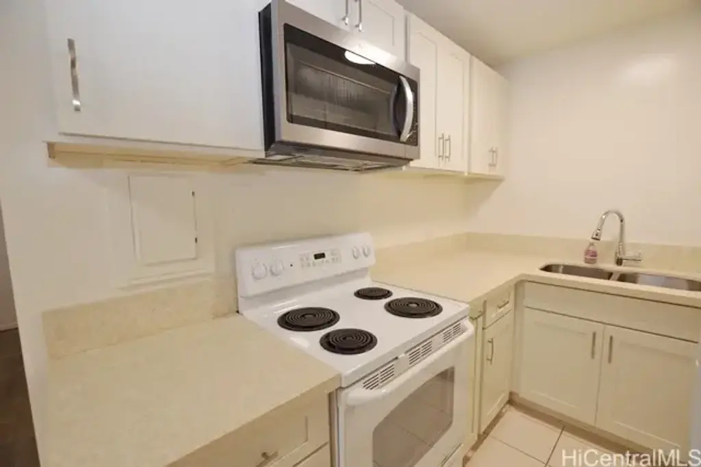 1120 Hassinger Street # 107, Honolulu