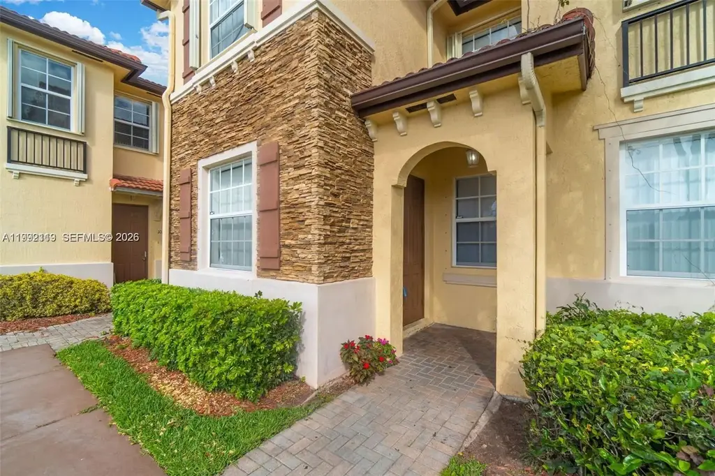 1720 Ne 33 Av 104-5, Homestead