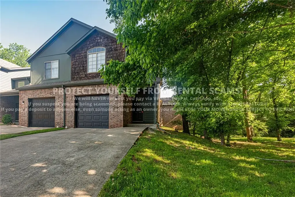 758 W Breeze Cove, Fayetteville