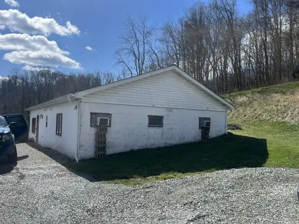 178 South California Drive, W Pike Run