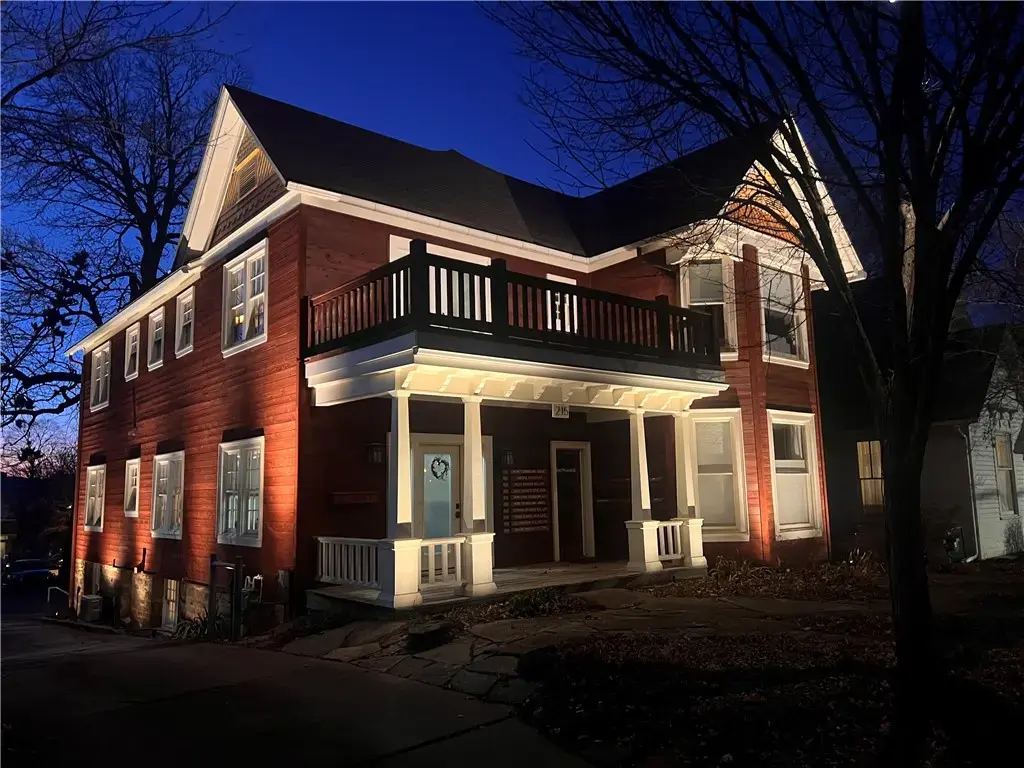 215 N East Avenue, Fayetteville
