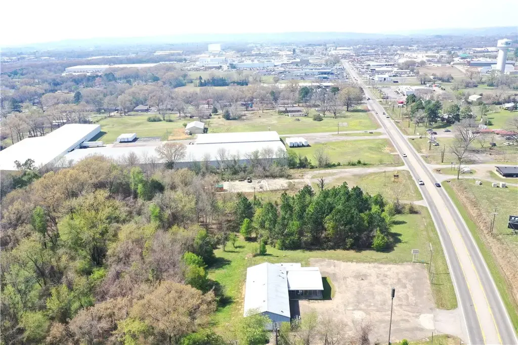 3616 E Main Street, Russellville