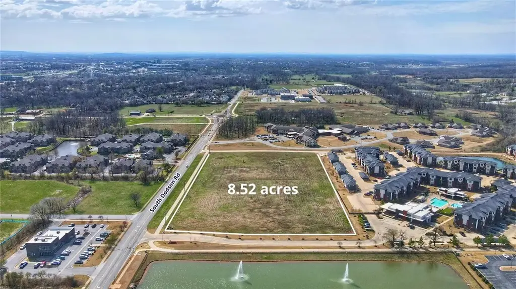 335 S Dodson Road, Rogers
