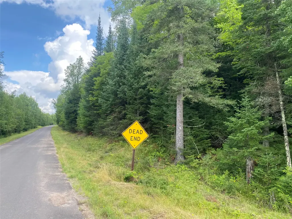 On Pixley Shores Road, Fifield