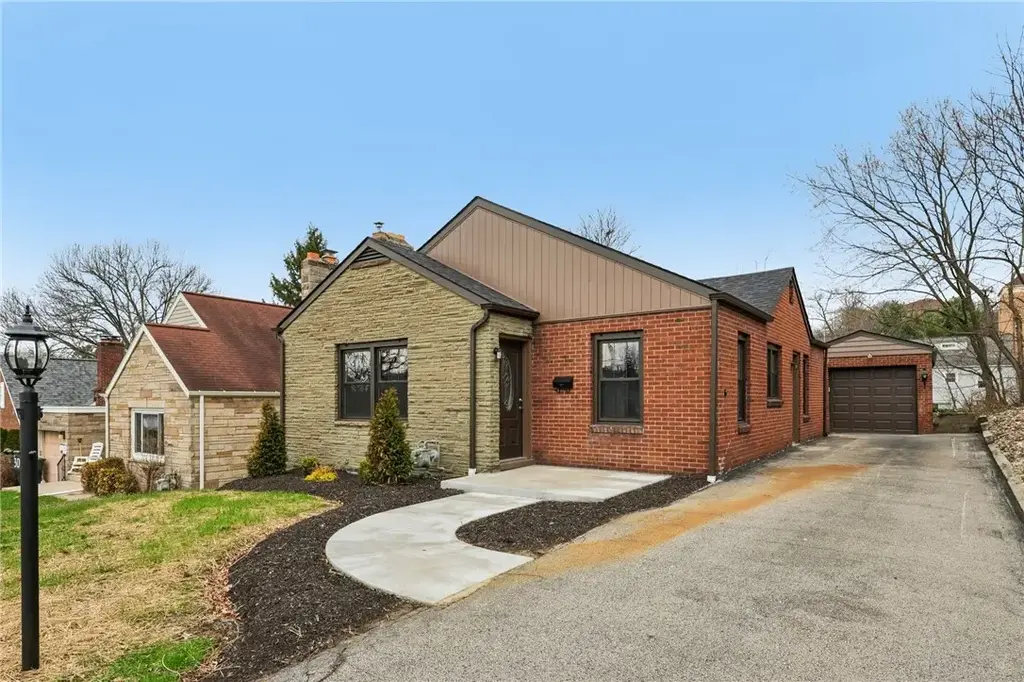 300 Patricia Drive , Ellwood City