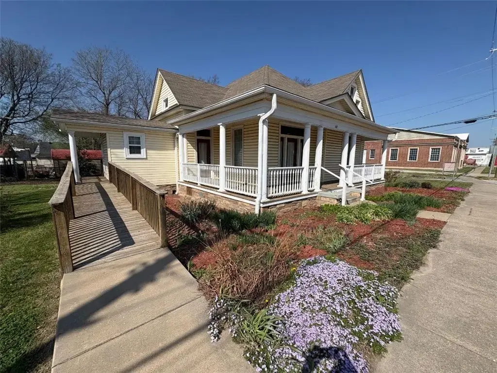 108 S Springfield Street, Berryville