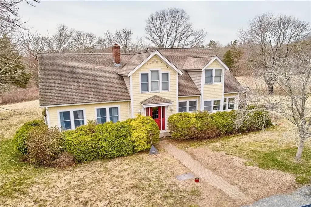 58 Dye Hill Rd, Hopkinton