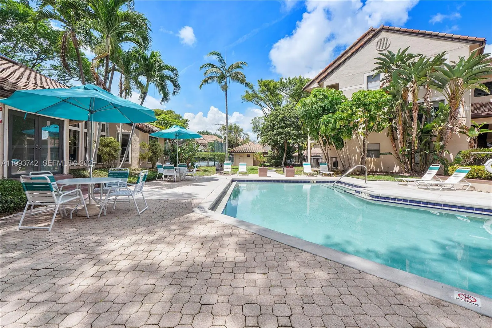 Photo of Listing #A11993742