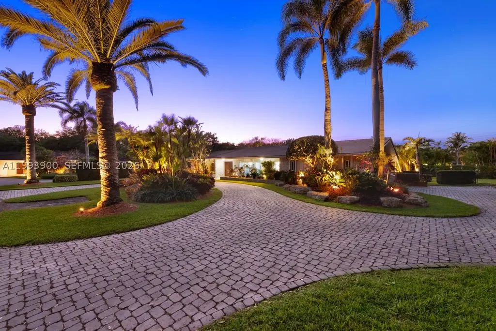 7751 Palmetto Ct, Pinecrest