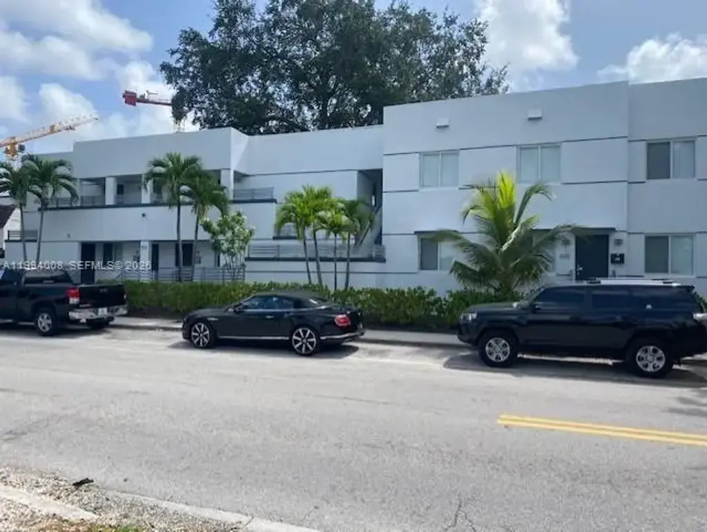 835 Sw 8th Ave, Miami