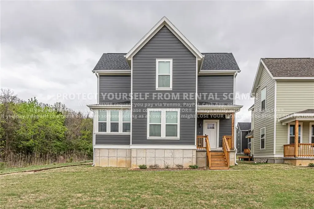 1047 S Laramie Heights, Fayetteville