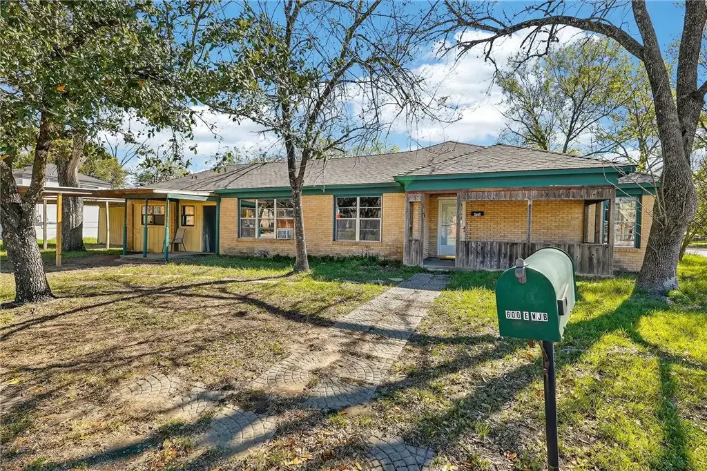 600 E William J Bryan Parkway, Bryan