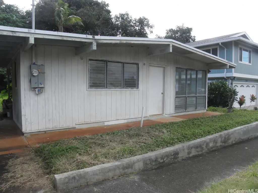 2335 Amoomoo Street, Pearl City