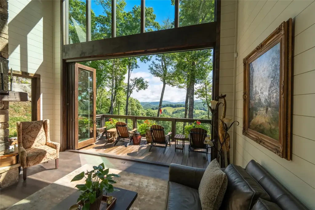 345 Center Ridge Road, Cullowhee