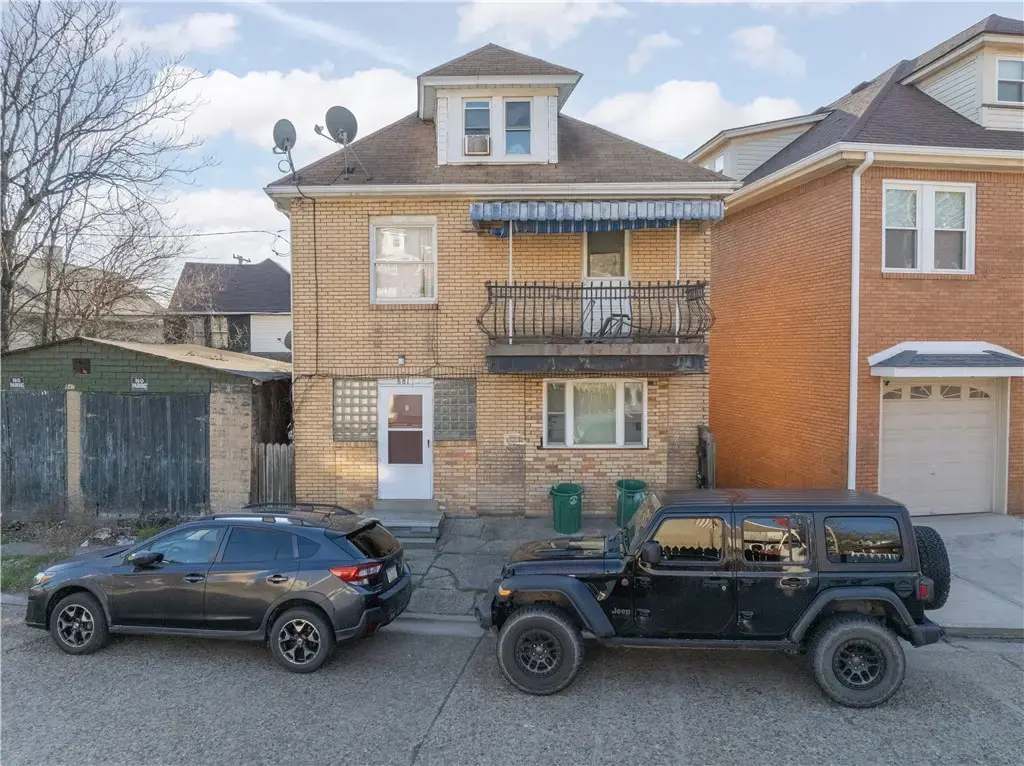 881 Lenz Avenue , Ambridge