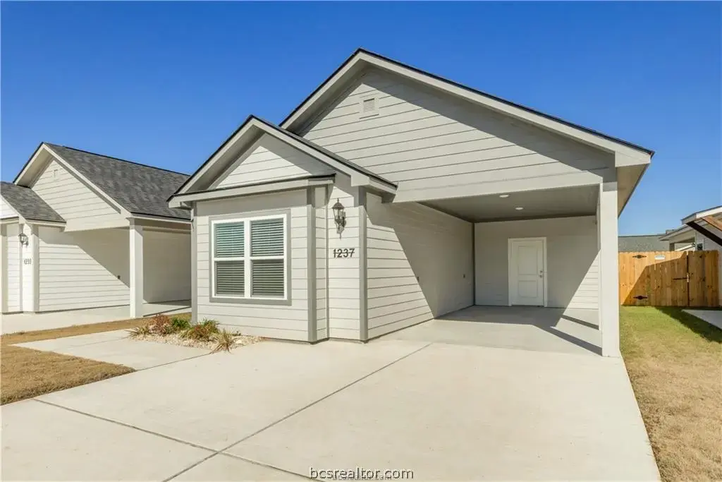 1249 Storm Row, Bryan