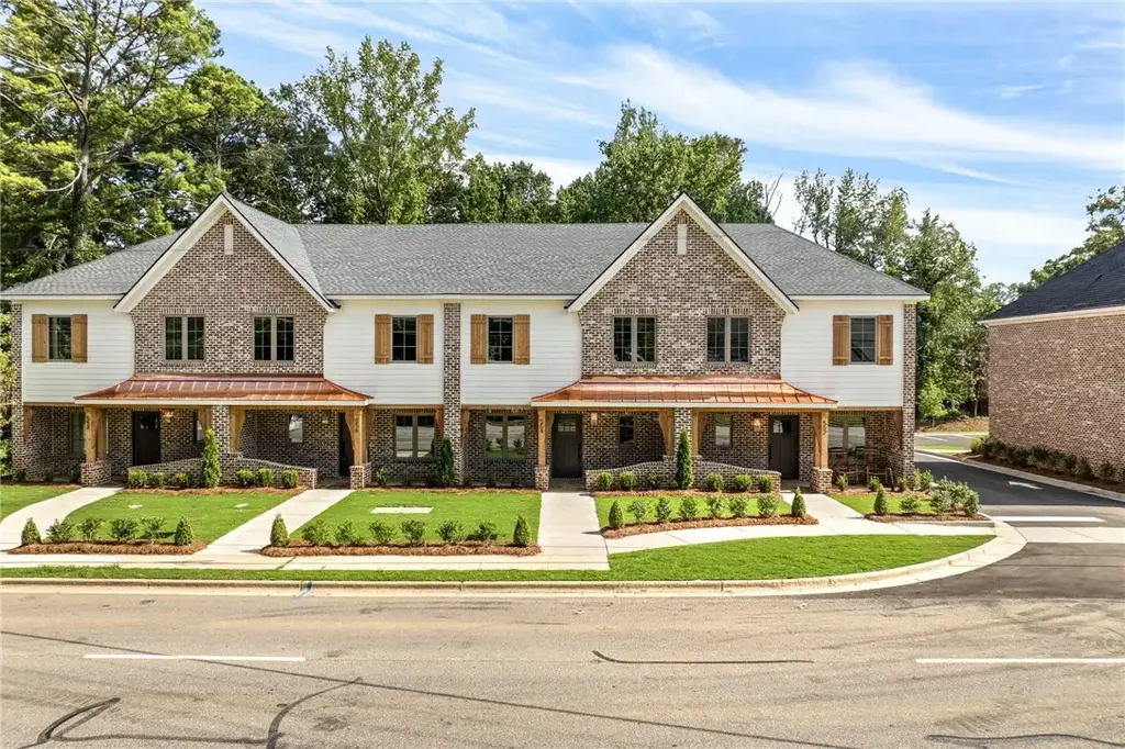 556 E Glenn Ave, Auburn