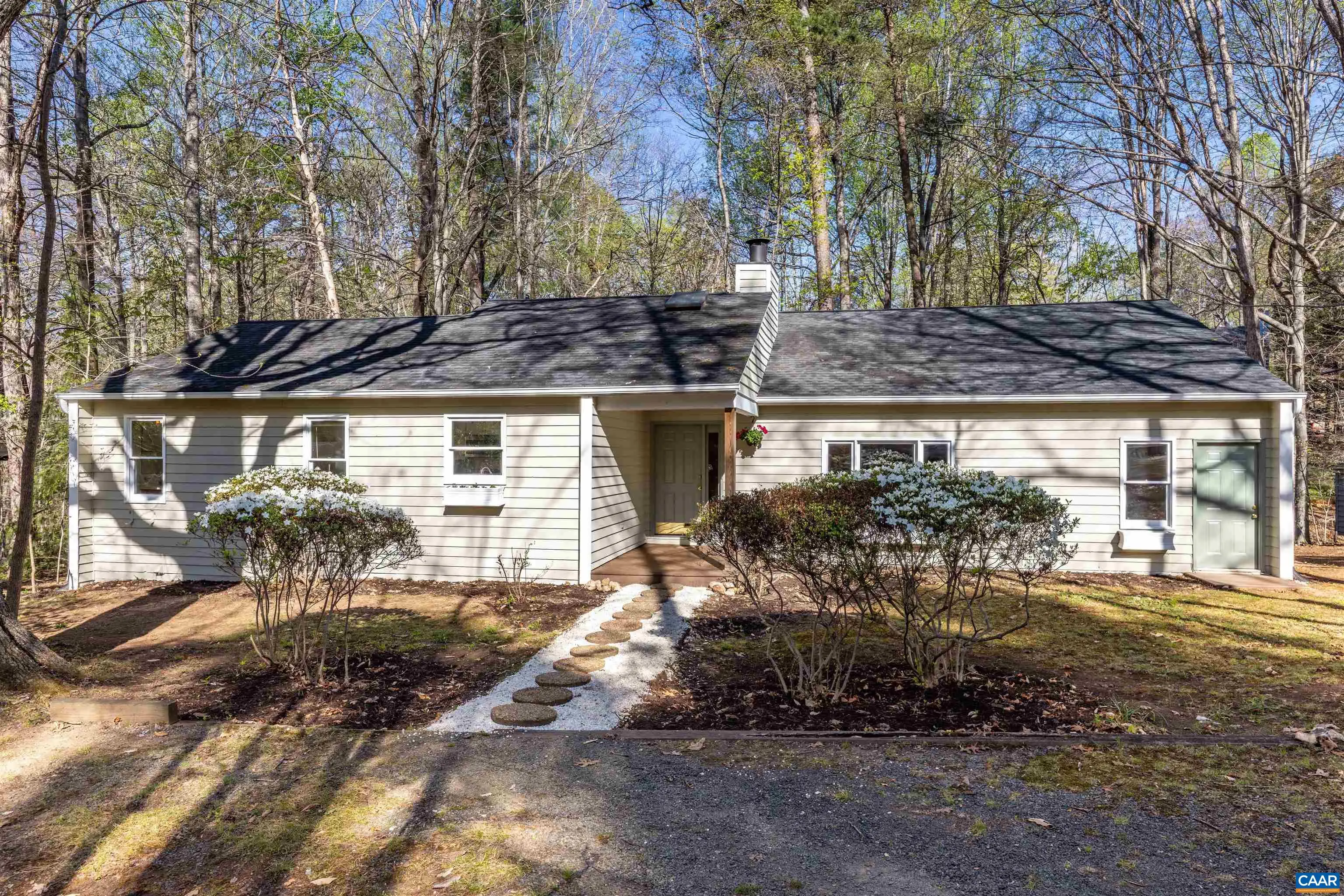 640 Big Oak Rd, Charlottesville