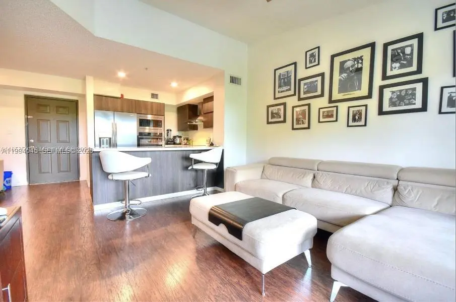 Photo of Listing #A11994545