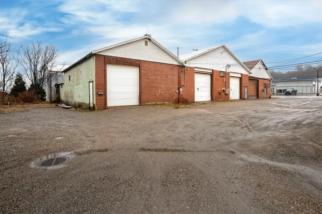 2600, 2503 And 2507 Duss Avenue , Harmony