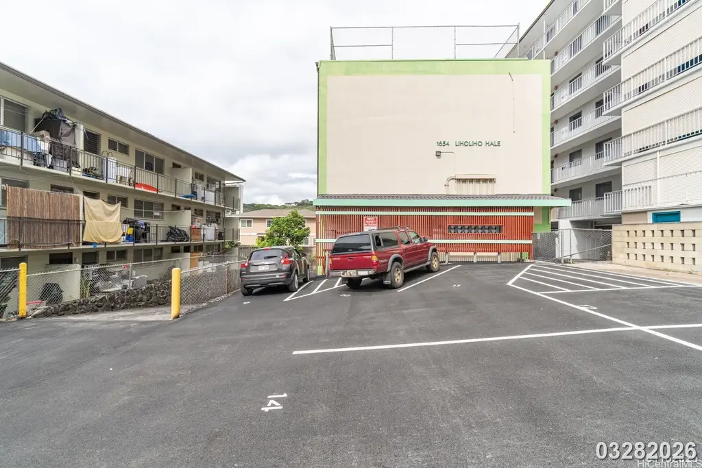 1654 Liholiho Street # 11, Honolulu