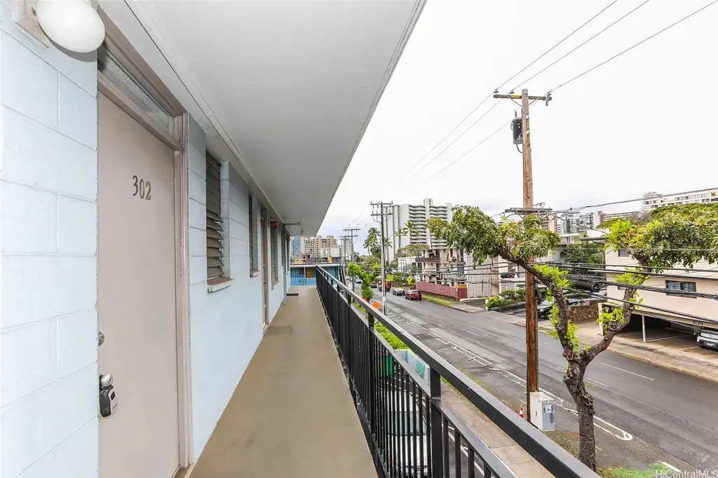 1525 Pensacola Street # 302, Honolulu