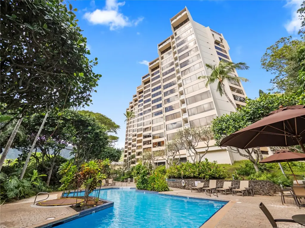 555 Hahaione Street # 12e, Honolulu
